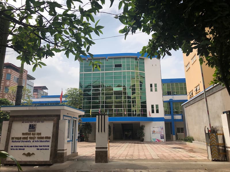 muon-lam-ca-si-thi-hoc-truong-nao-1