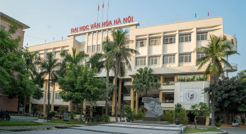 muon-lam-ca-si-thi-hoc-truong-nao-2